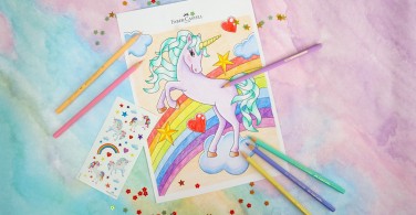 Lembar mewarnai unicorn